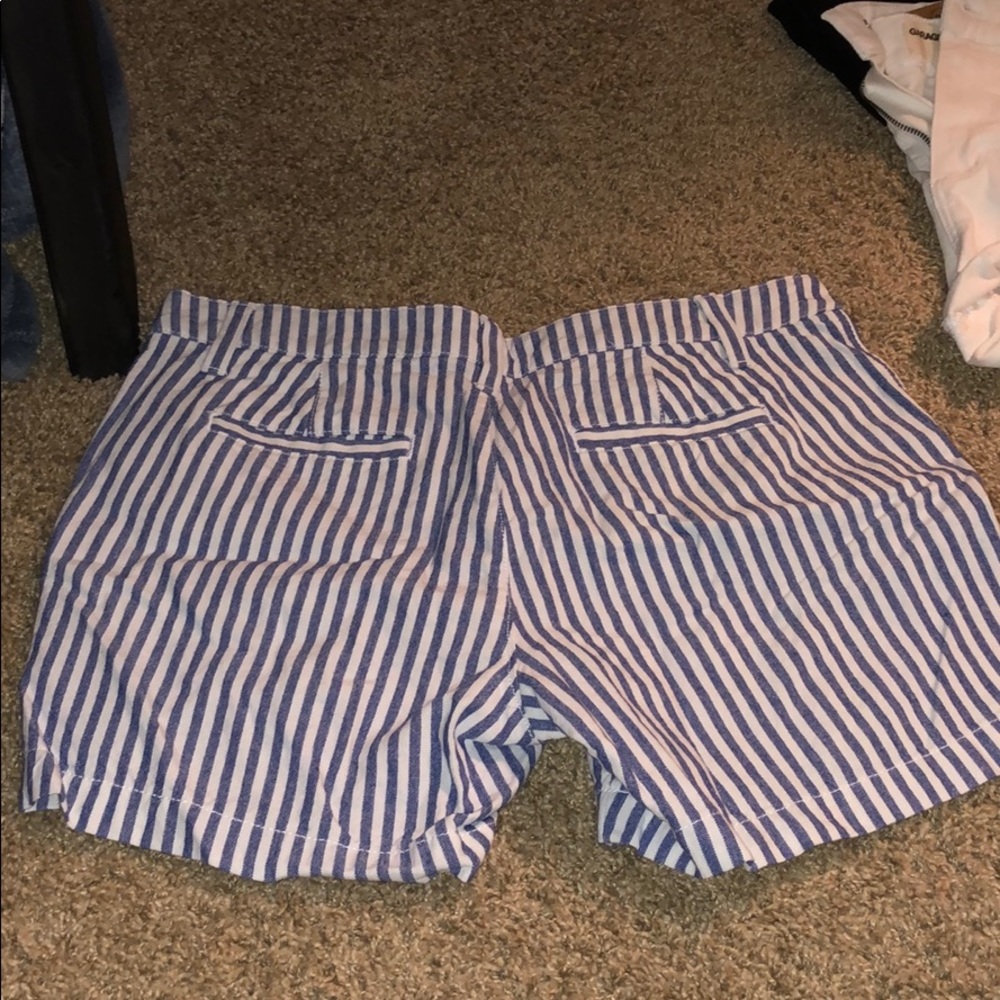 Khaki styled striped shorts